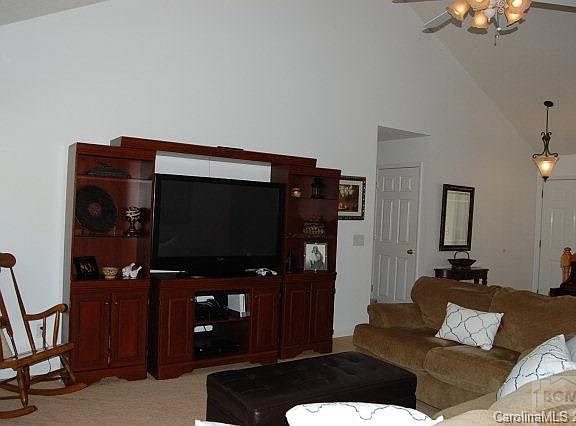 4th image of 202 S River Glen Dr