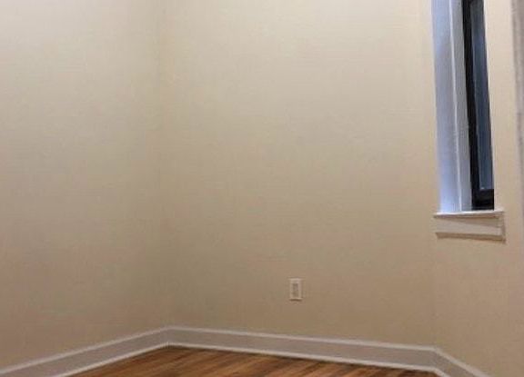 3rd image of 434 E 89th St APT 3C