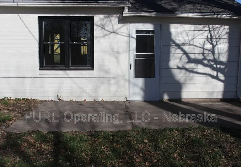 670 S 69th St — Photo 29