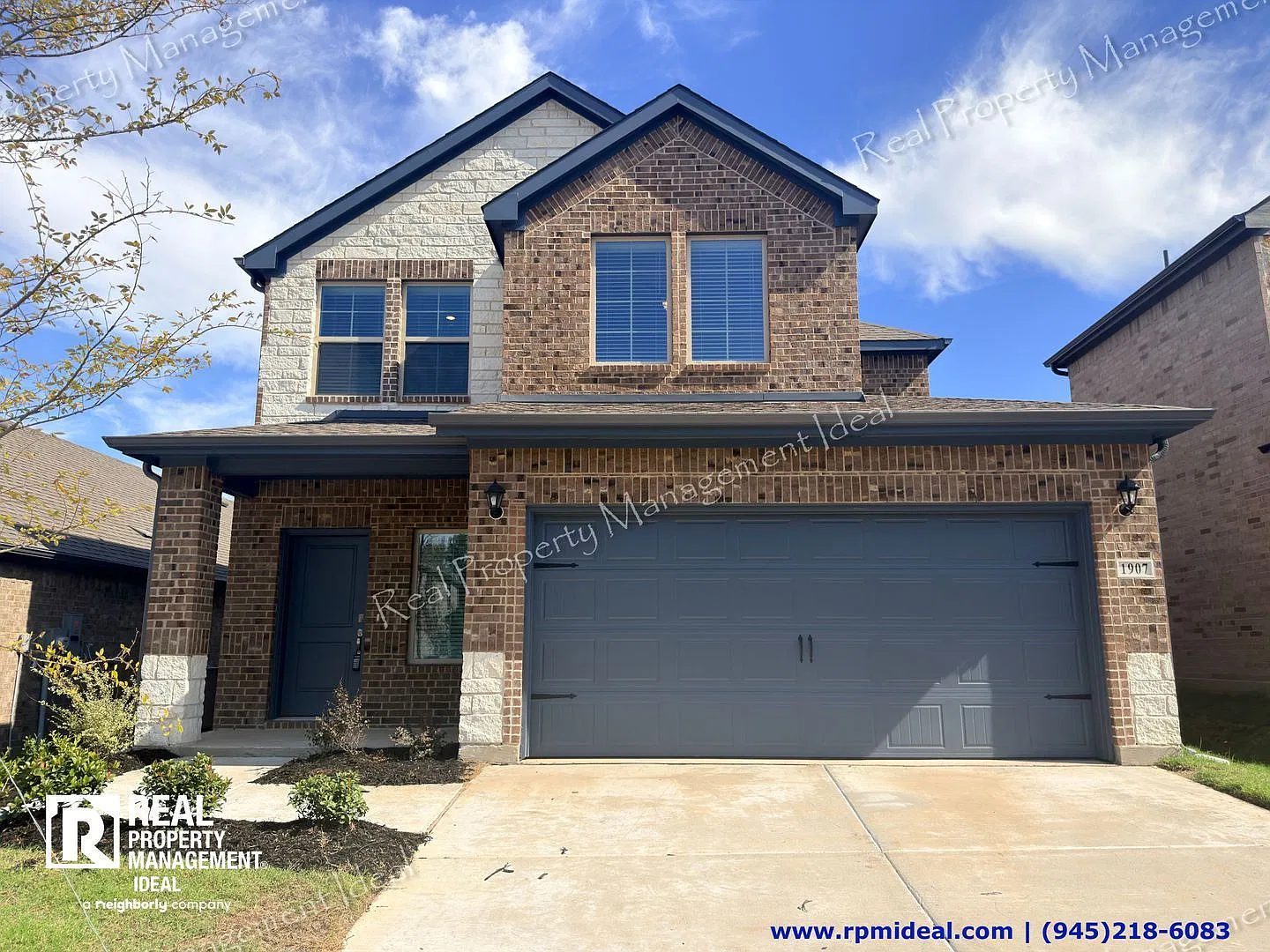 4 bed, 2.5 bath, 2133 sqft, $2,199 — Photo 2