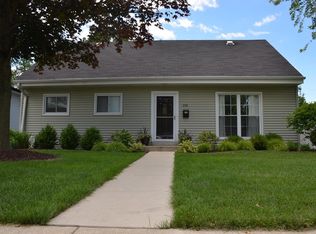 208 S Ahrens Ct, Lombard, IL 60148