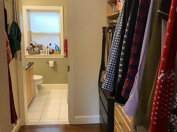 5th image of 148 Newton St APT 1