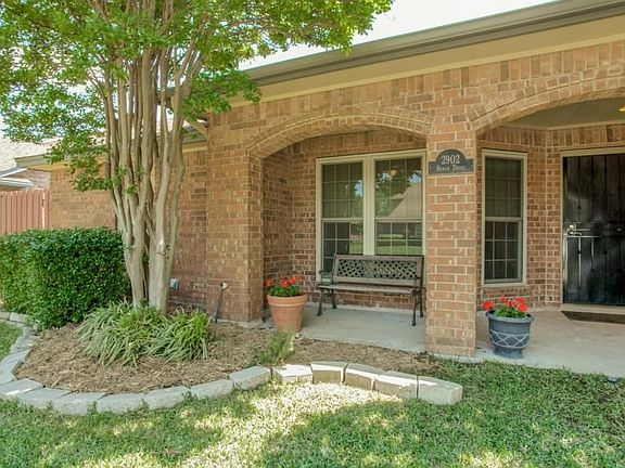 2nd image of 2902 Baron Dr
