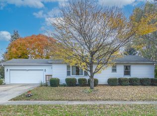 804 S 8th St, Dekalb, IL 60115