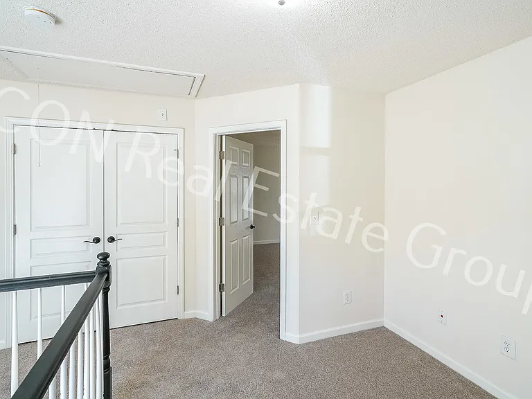 467 Colonial Walk — Photo 21