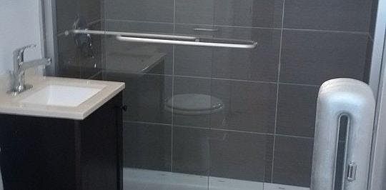 2nd image of 4748 S Woodlawn Ave APT 3W