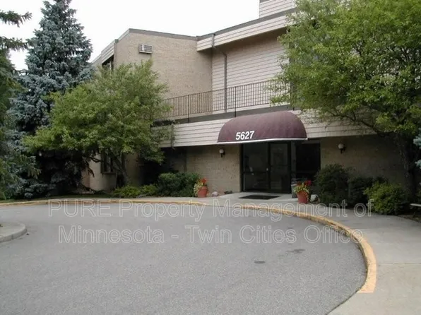 5627 Green Circle Dr APT 121, Minnetonka, MN 55343