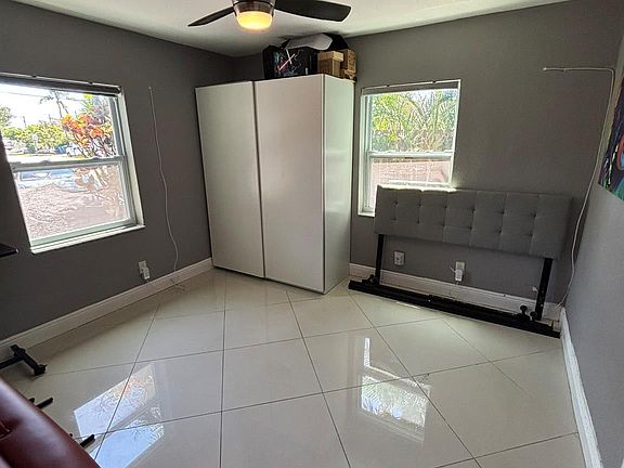 5th image of 5625 NE 6th Avenue