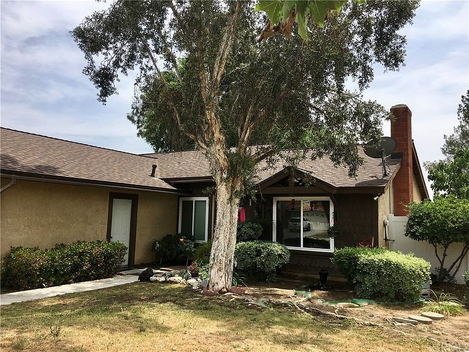 1st image of 25861 Brodiaea Ave