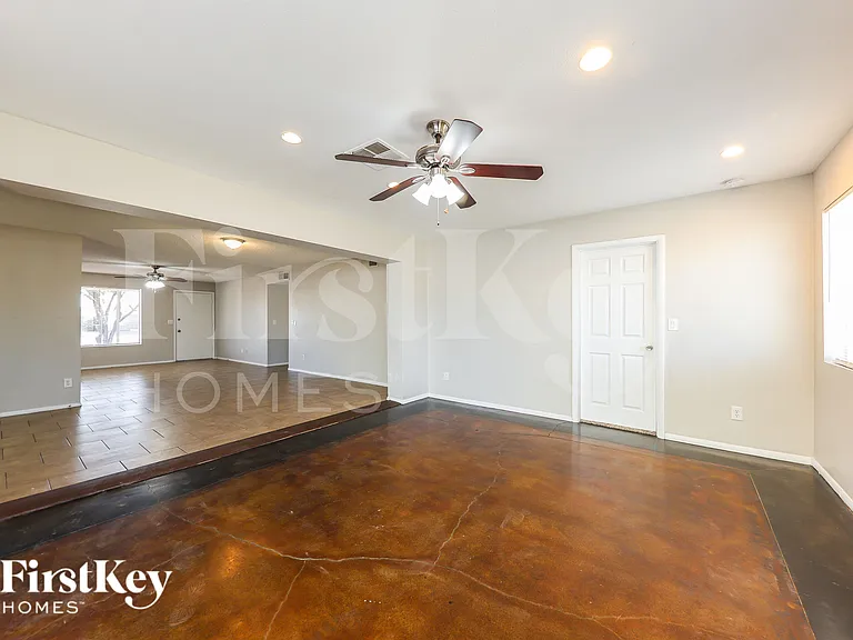 5031 W Windrose Dr — Photo 8