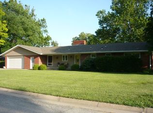 405 Charles St, Hesston, KS 67062