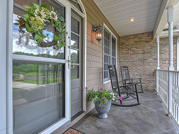 3rd image of 6 Estate Ct