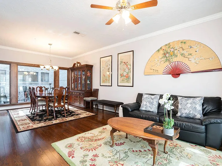 2214 Welch St — Photo 4