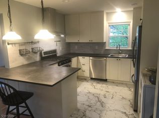15 Howard St, Pompton Lakes, NJ 07442