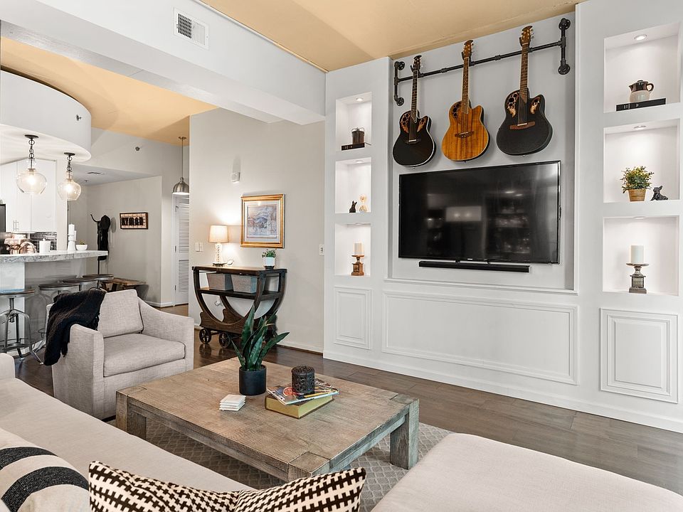 1st image of 415 Church St APT 1001