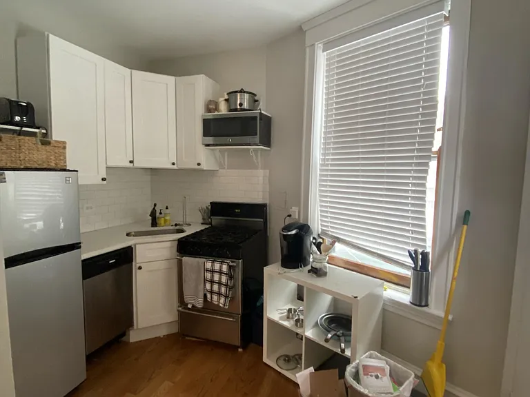 1008 W Altgeld St #1 — Photo 6