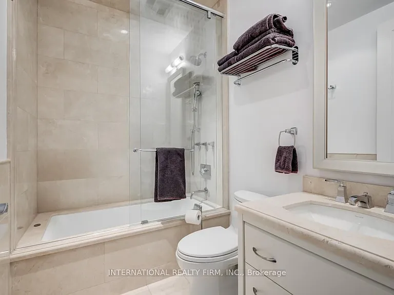 55 Scollard St #702 — Photo 15