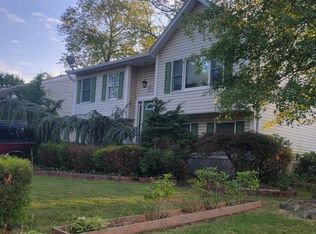 31 Roosevelt Ave, Lake Hiawatha, NJ 07034