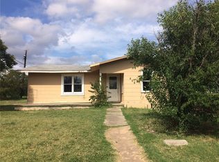 509 E 3rd St, Taylor, TX 76574