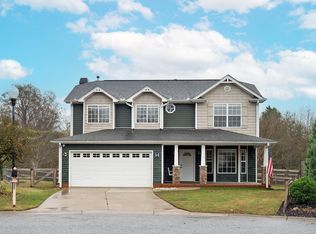 272 Finley Hill Ct, Simpsonville, SC 29681