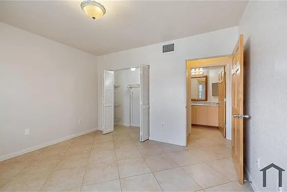1204 Belmont Ln — Photo 8