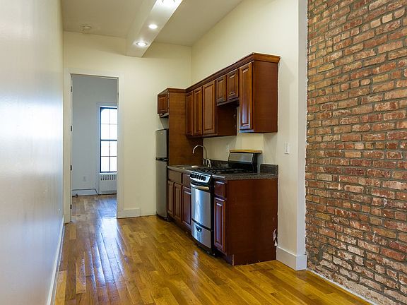 5th image of 171 Starr St #4A