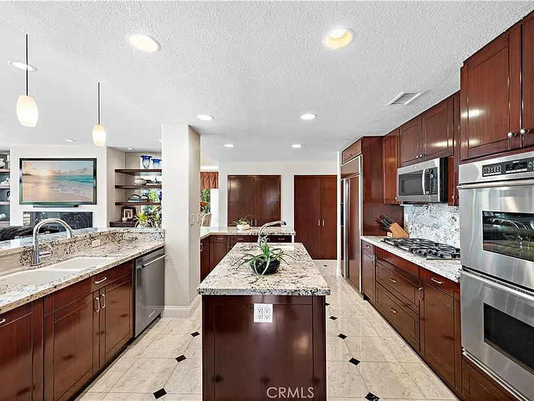 25606 Stratford Pl — Photo 30