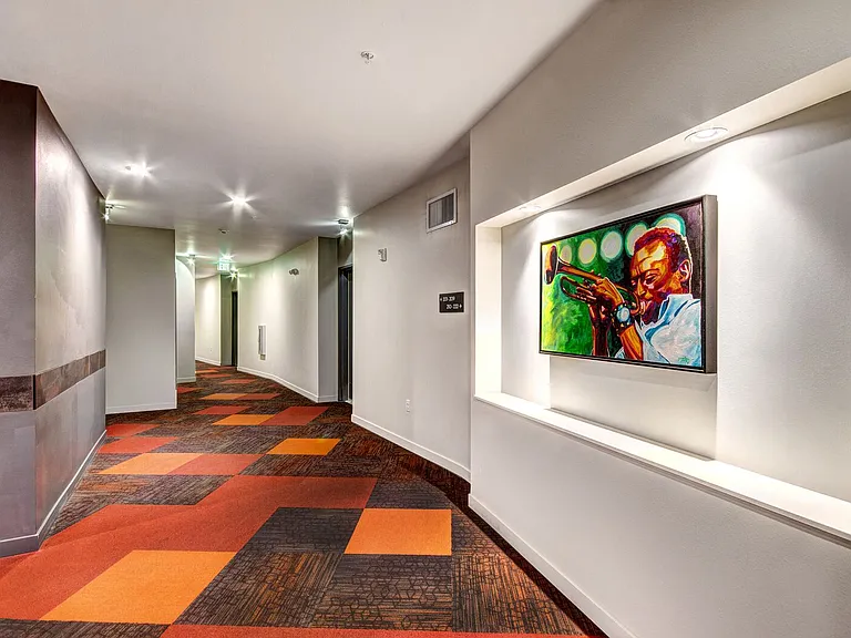 Session Apartments — Photo 15