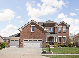 2697 E High Grove Cir, Zionsville, IN 46077