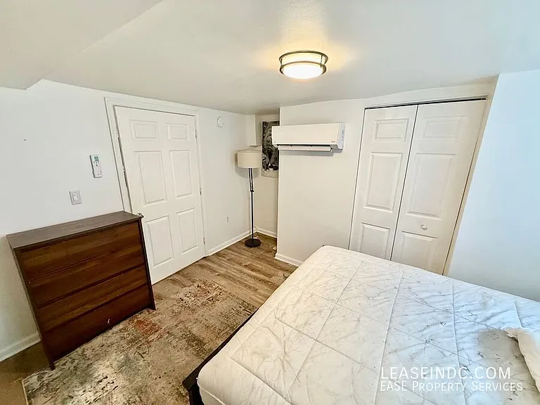 127 Adams St NW #B — Photo 10