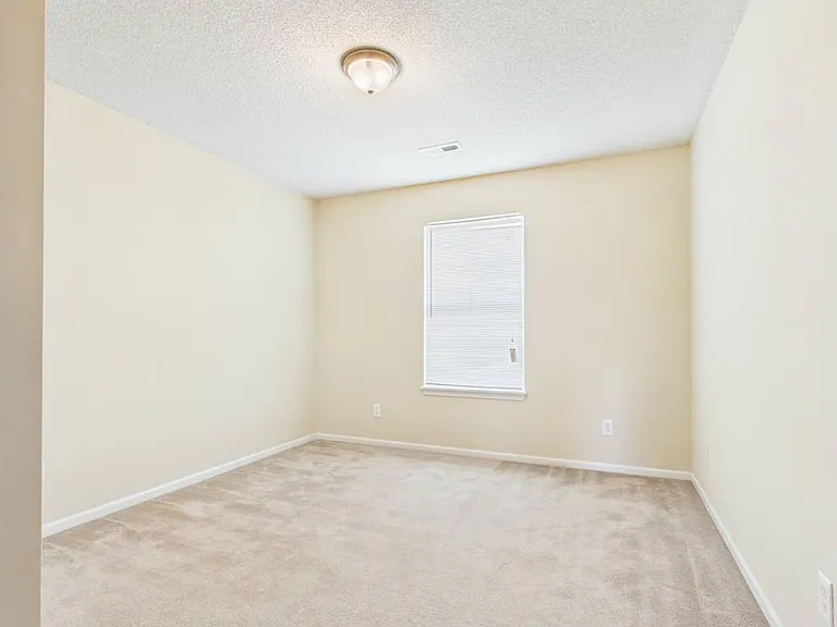 703 Iron Horse Dr — Photo 18