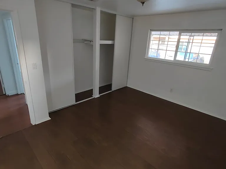 1471 W Temple St — Photo 6
