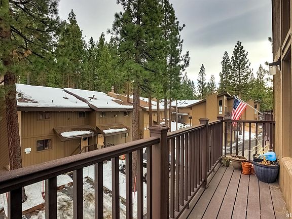 4th image of 1390 Ski Run Blvd #23
