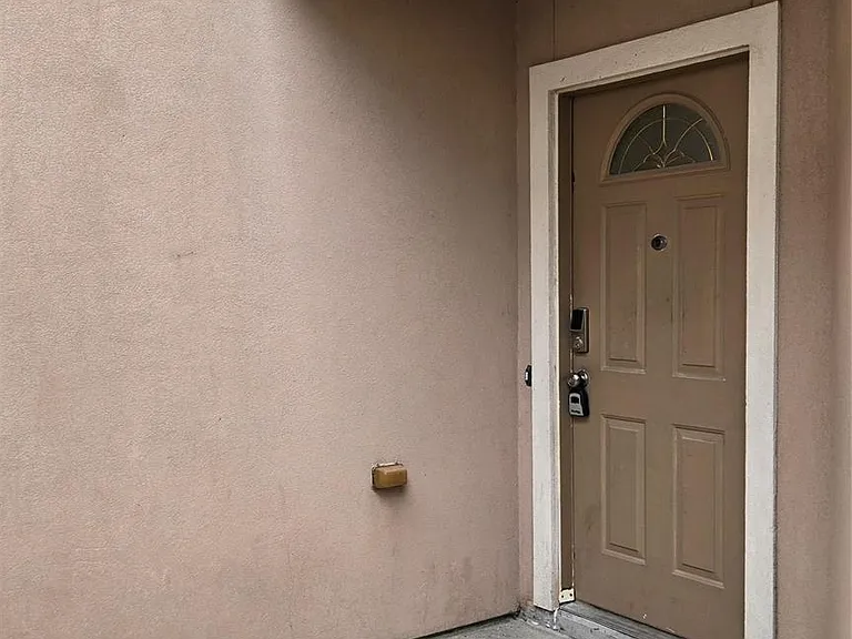 11510 Palmsprings Dr #D — Photo 3