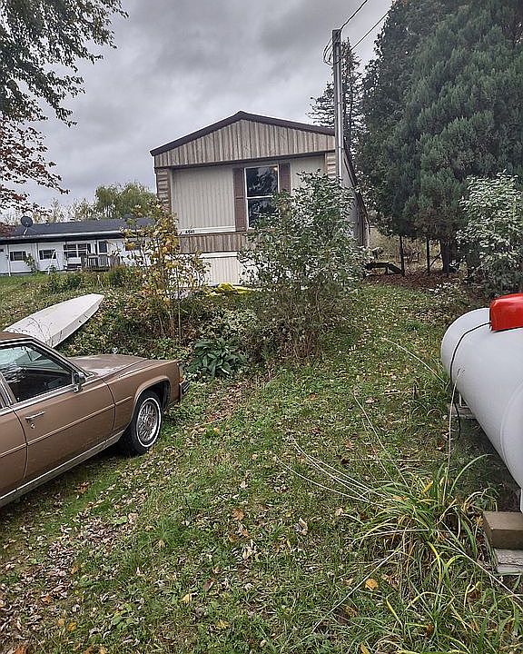 1st image of 6061 Lake Dr