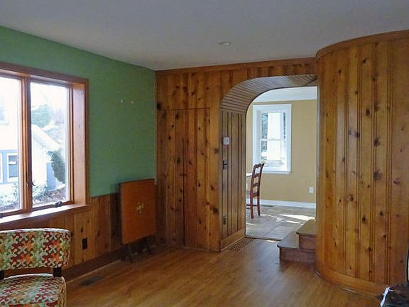 5th image of 207 S Gull Lake Dr