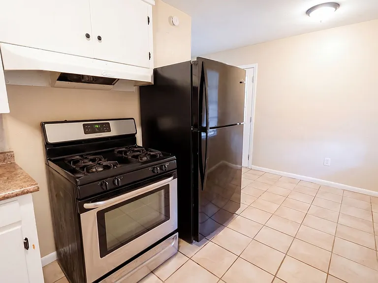 4600 Voss Dr — Photo 4