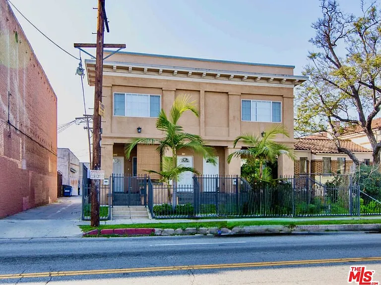 1839 Arlington Ave — Photo 1