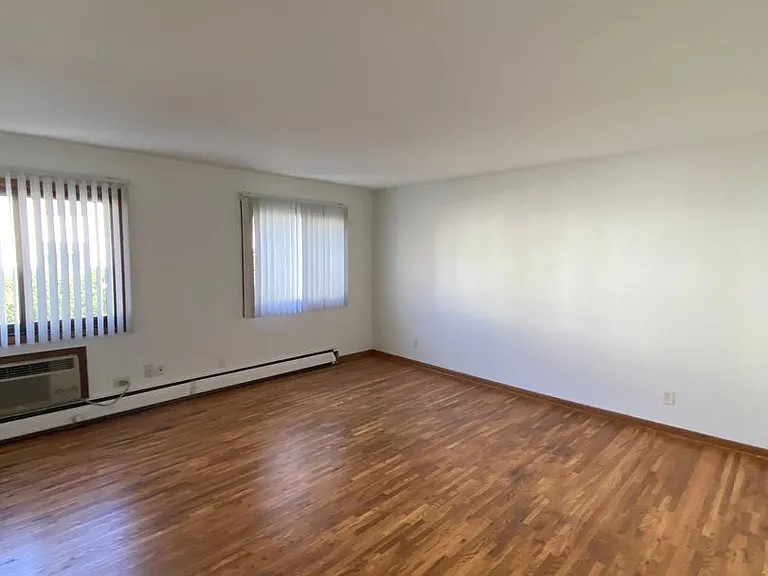 2700 Humboldt Ave S — Photo 15