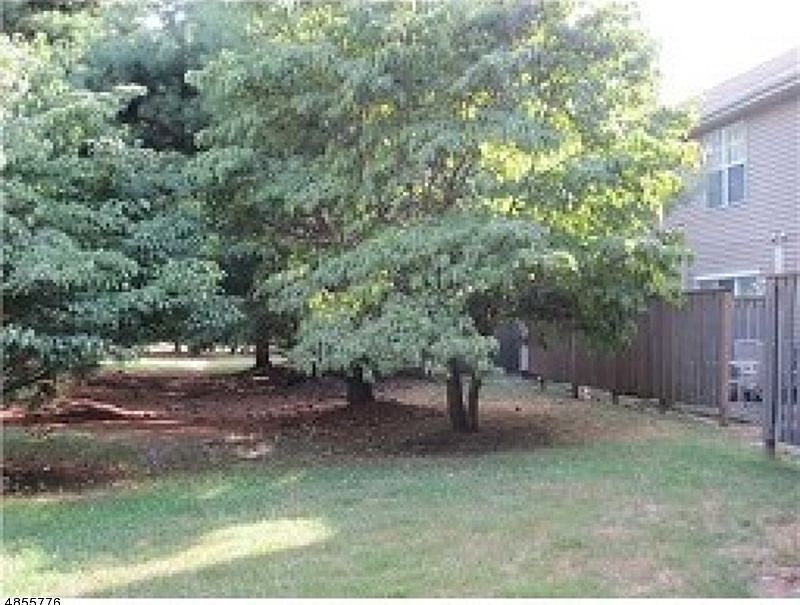 2nd image of 41 Canterbury Cir