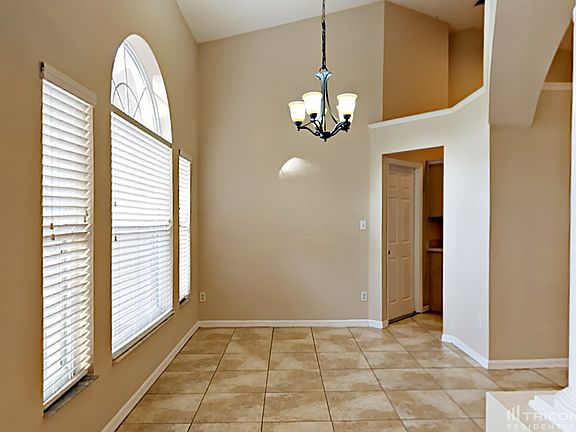 5th image of 4117 Maplegrove Dr