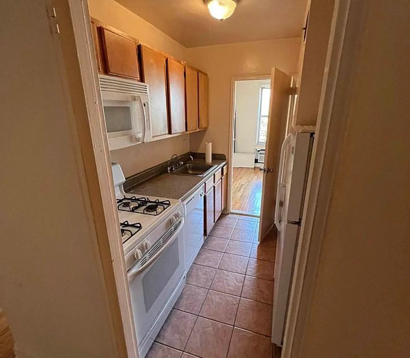 601 East 18th Street — Photo 2