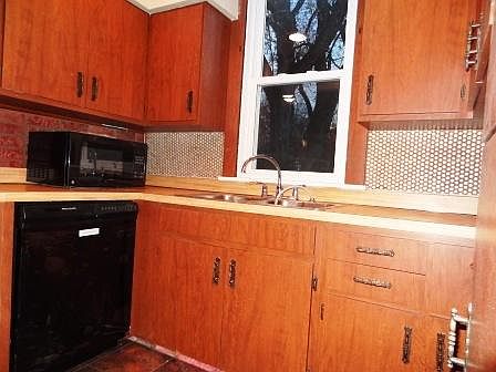 5th image of 1211 Clairhaven St