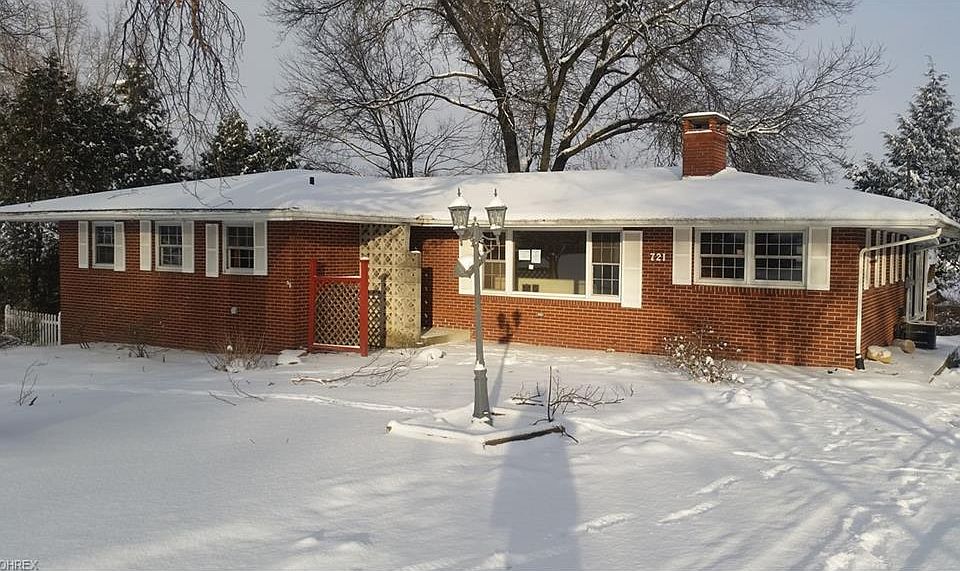 1st image of 721 Crestwood Ave
