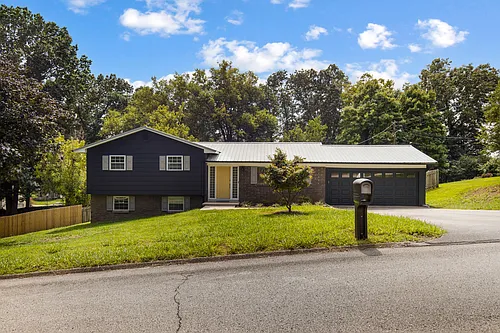1505 Aldenwood Ln Photo 1 1505 Aldenwood Ln Photo 1