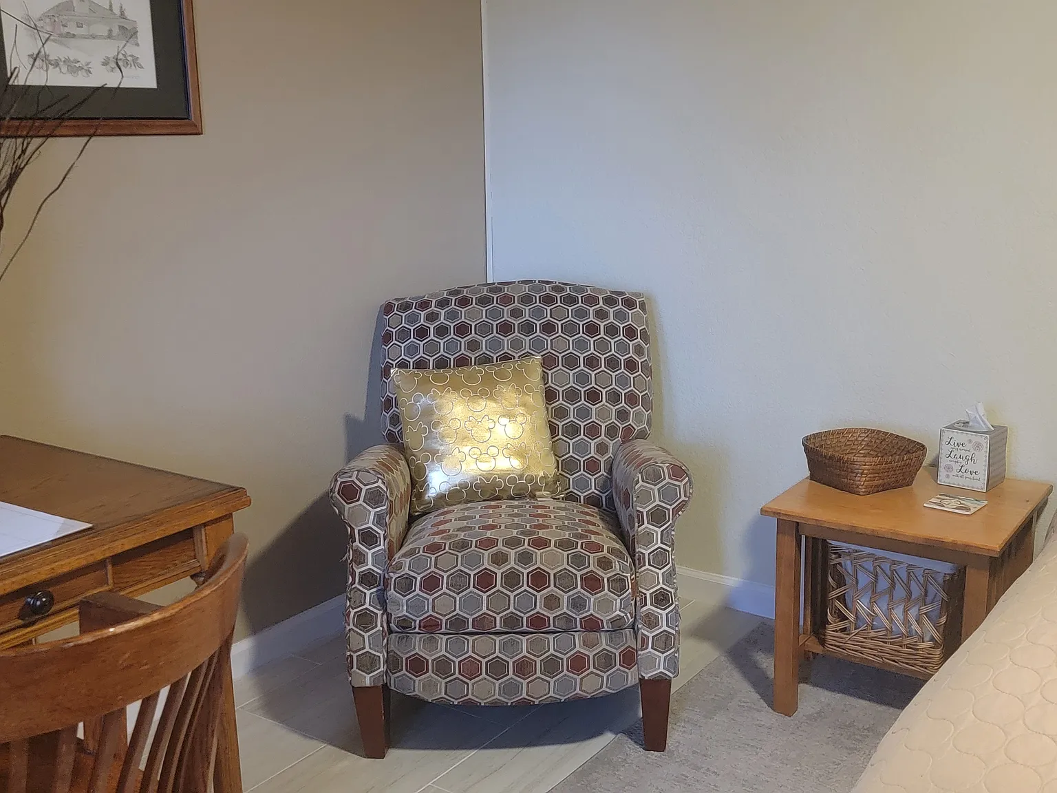 1 bed, 2900 sqft, $1,050 — Photo 2