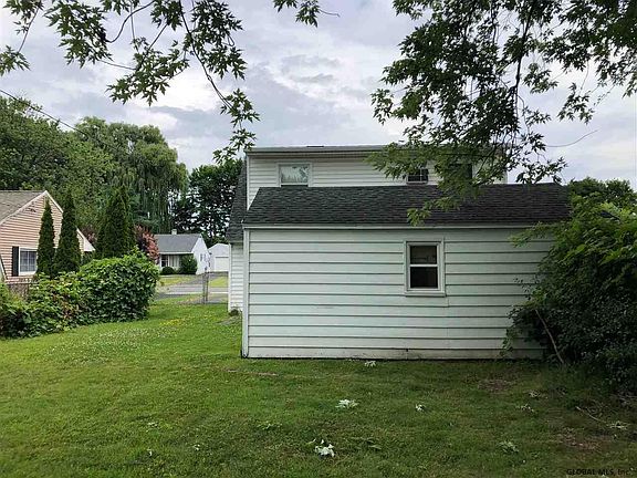 5th image of 22 Arthur Dr