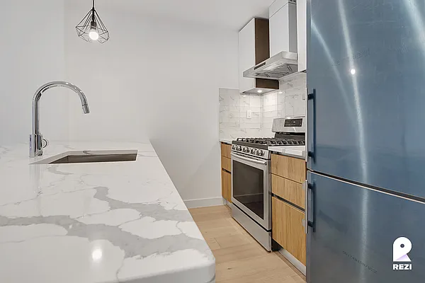 Rented by REZI | media 1