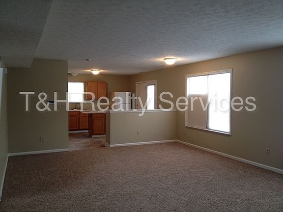 5th image of 5209 Lakeside Manor Dr