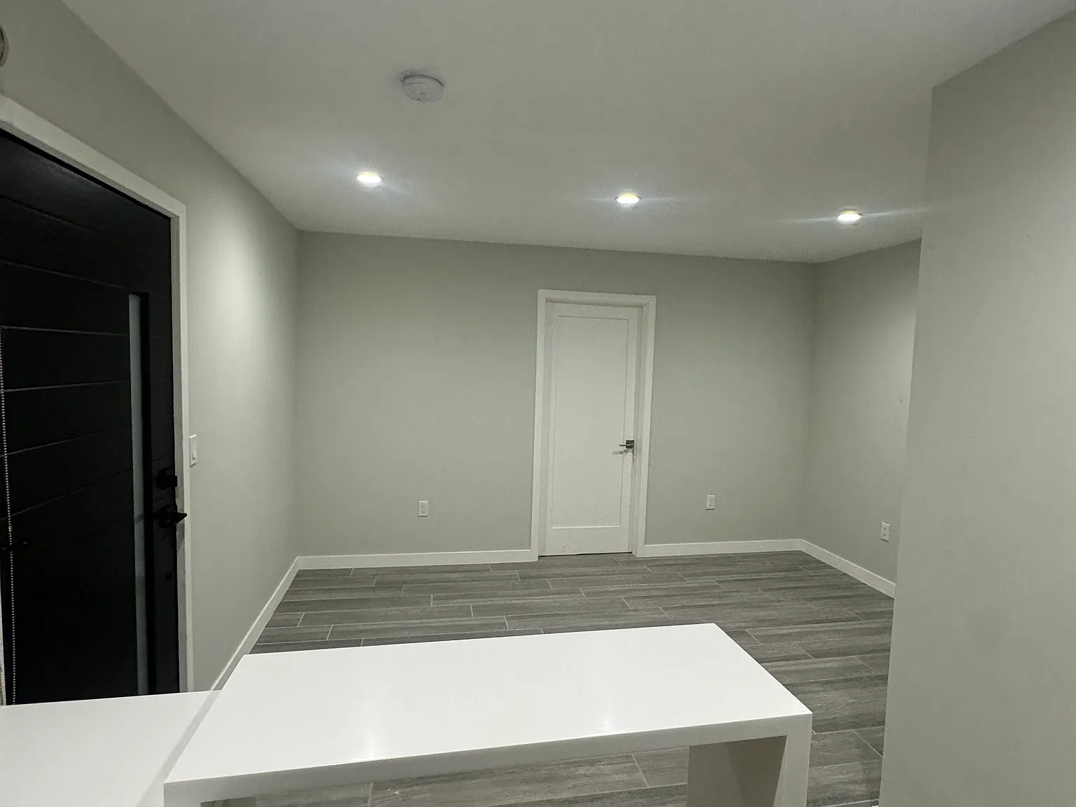 1 bed, 400 sqft, $2,200 — Photo 1